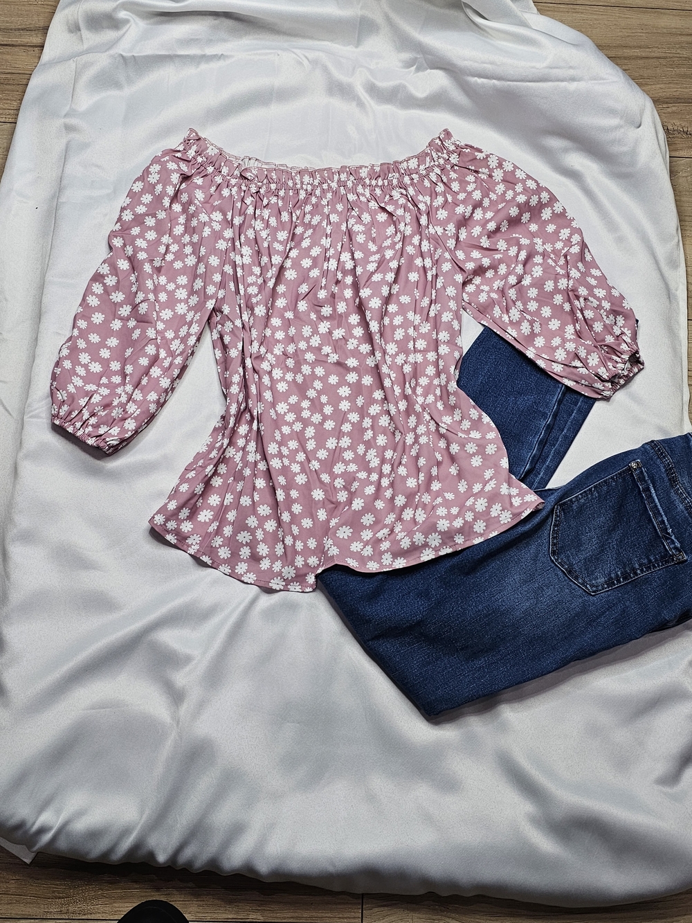Source Unknown Pink Daisy Off-Shoulder Peasant Top